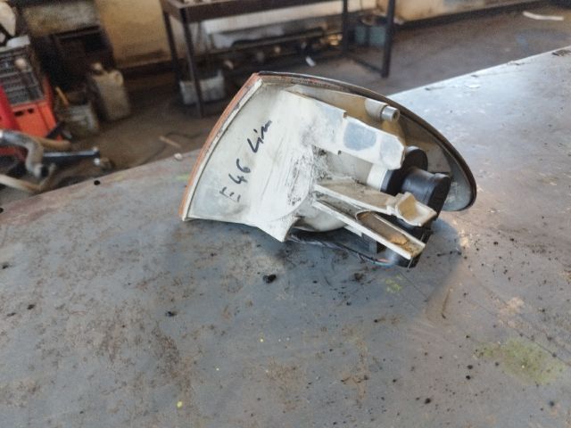 bontott BMW 3 E46 Jobb első Irányjelző