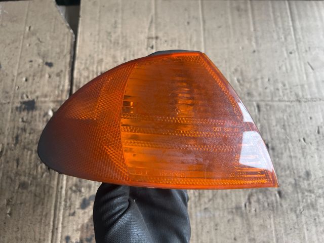 bontott BMW 3 E46 Jobb első Irányjelző