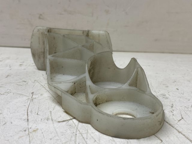 bontott BMW 3 E46 Jobb első Lökhárító Tartó (Műanyag)