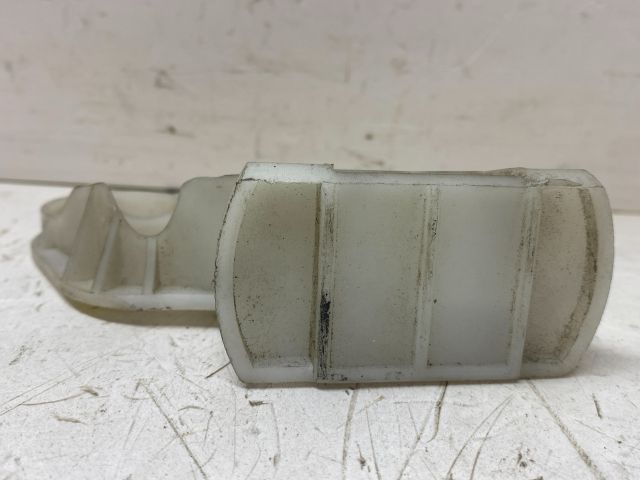 bontott BMW 3 E46 Jobb első Lökhárító Tartó (Műanyag)