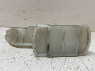 bontott BMW 3 E46 Jobb első Lökhárító Tartó (Műanyag)