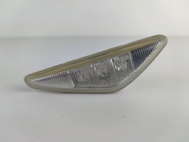 bontott BMW 3 E46 Jobb első Sárvédő Irányjelző