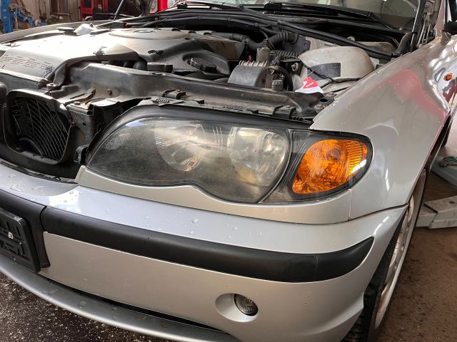 bontott BMW 3 E46 Jobb első Zsanér