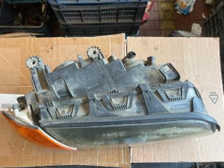 bontott BMW 3 E46 Jobb Fényszóró