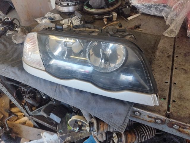 bontott BMW 3 E46 Jobb Fényszóró
