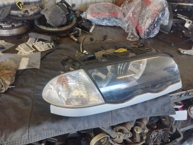 bontott BMW 3 E46 Jobb Fényszóró