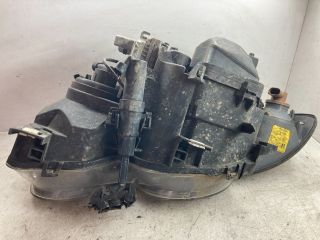 bontott BMW 3 E46 Jobb Fényszóró