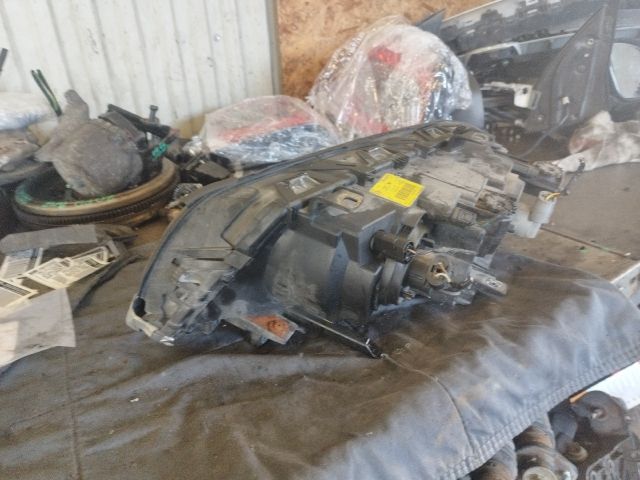 bontott BMW 3 E46 Jobb Fényszóró