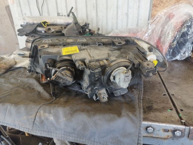 bontott BMW 3 E46 Jobb Fényszóró