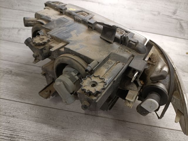 bontott BMW 3 E46 Jobb Fényszóró