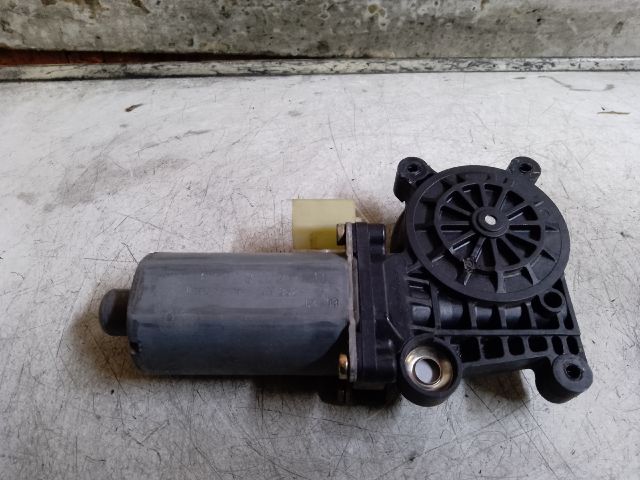 bontott BMW 3 E46 Jobb hátsó Ablakemelő Motor