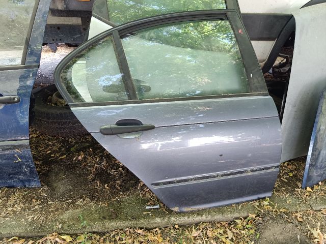bontott BMW 3 E46 Jobb hátsó Ajtó (Részeivel)