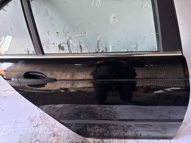 bontott BMW 3 E46 Jobb hátsó Ajtó (Részeivel)