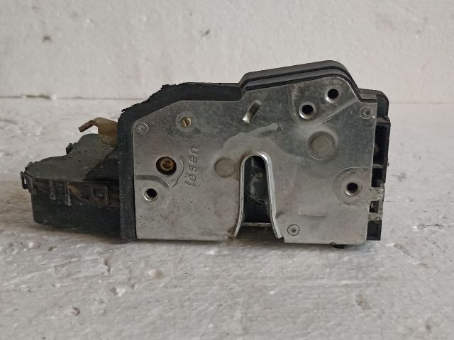 bontott BMW 3 E46 Jobb hátsó Ajtózár