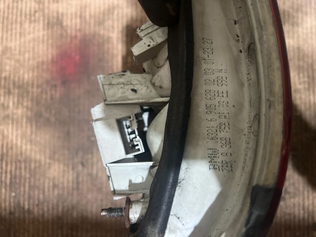 bontott BMW 3 E46 Jobb Hátsó Lámpa