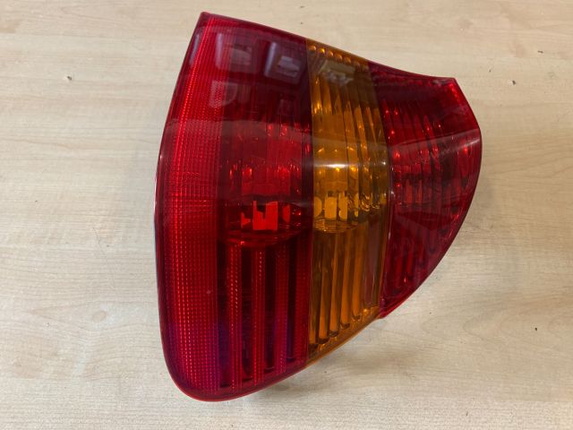 bontott BMW 3 E46 Jobb Hátsó Lámpa