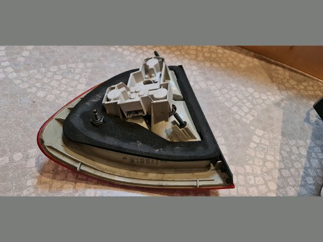 bontott BMW 3 E46 Jobb Hátsó Lámpa