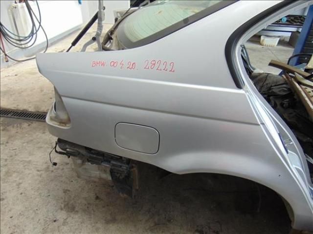 bontott BMW 3 E46 Jobb hátsó Sárvédő