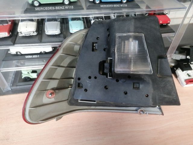 bontott BMW 3 E46 Jobb Külső Hátsó Lámpa