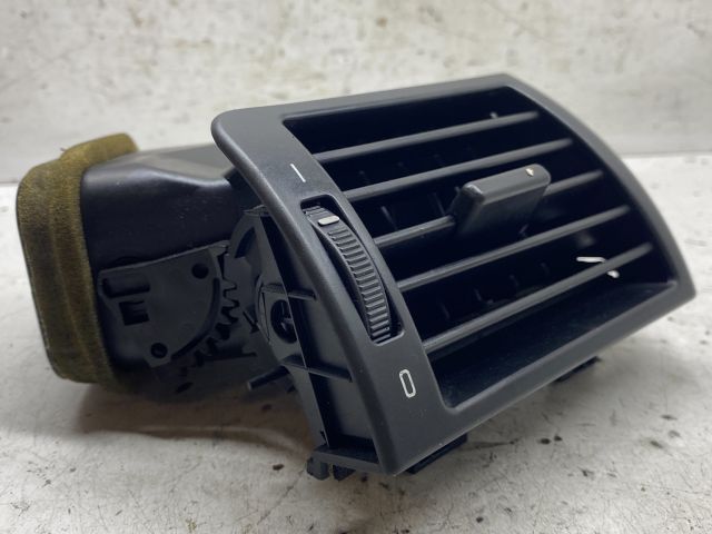 bontott BMW 3 E46 Jobb Szellőző