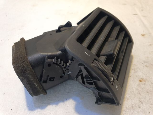 bontott BMW 3 E46 Jobb Szellőző