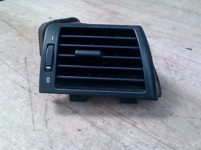 bontott BMW 3 E46 Jobb Szellőző