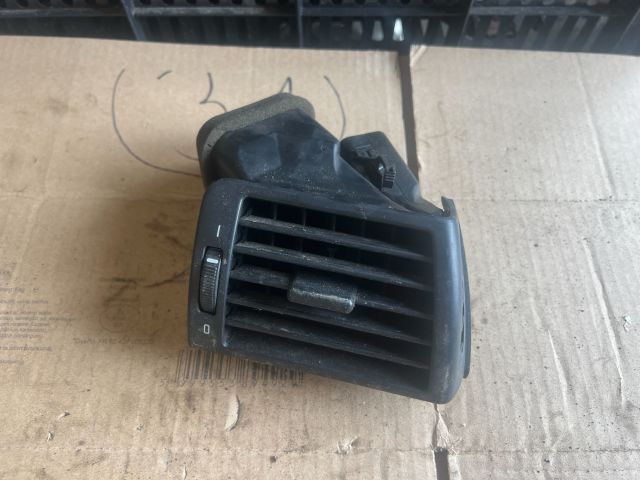 bontott BMW 3 E46 Jobb Szellőző