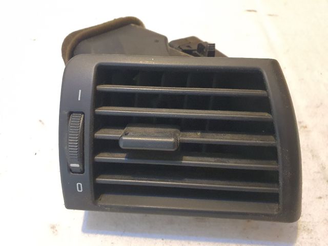 bontott BMW 3 E46 Jobb Szellőző