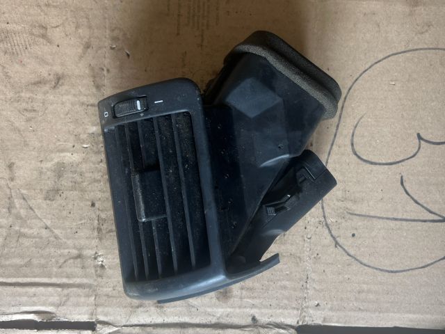 bontott BMW 3 E46 Jobb Szellőző