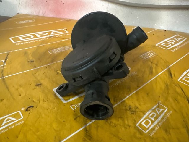 bontott BMW 3 E46 Kartergáz Visszavezető Ház