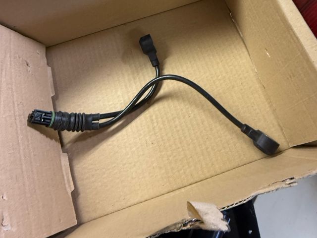 bontott BMW 3 E46 Kopogás Jeladó