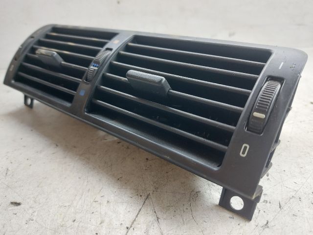 bontott BMW 3 E46 Középső Szellőző