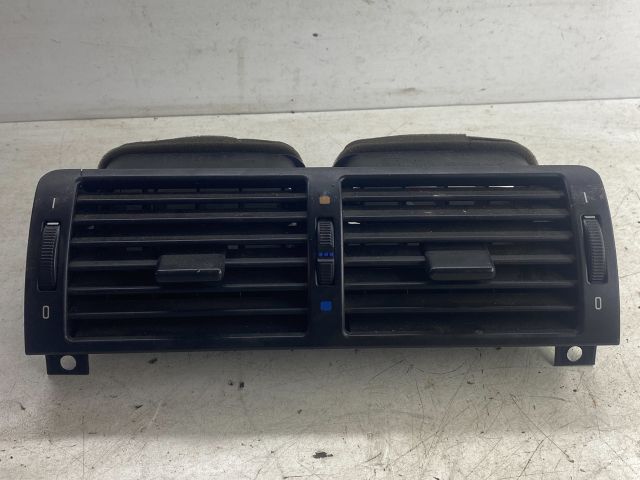 bontott BMW 3 E46 Középső Szellőző