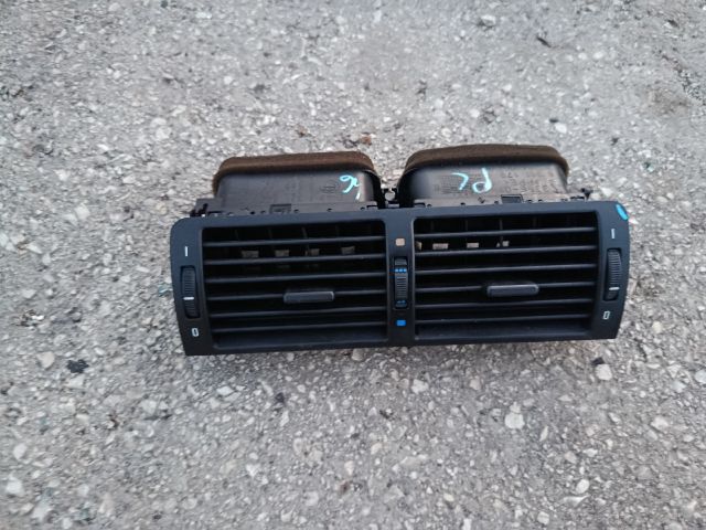 bontott BMW 3 E46 Középső Szellőző