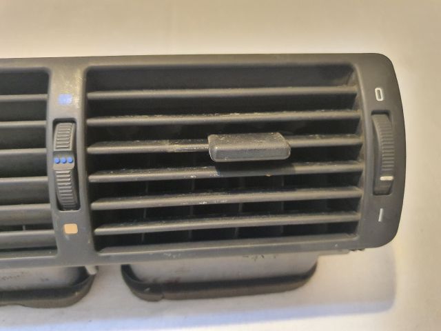 bontott BMW 3 E46 Középső Szellőző