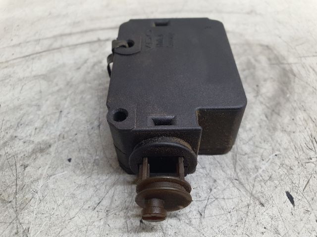 bontott BMW 3 E46 Központizár Motor Tankajtó