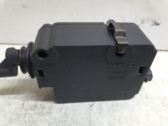 bontott BMW 3 E46 Központizár Motor Tankajtó