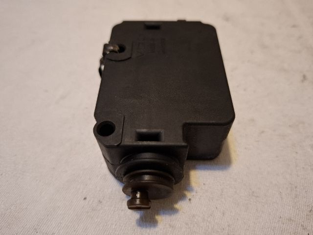 bontott BMW 3 E46 Központizár Motor Tankajtó