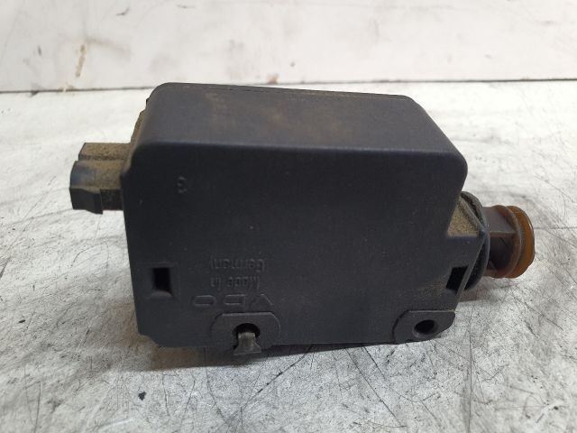 bontott BMW 3 E46 Központizár Motor Tankajtó