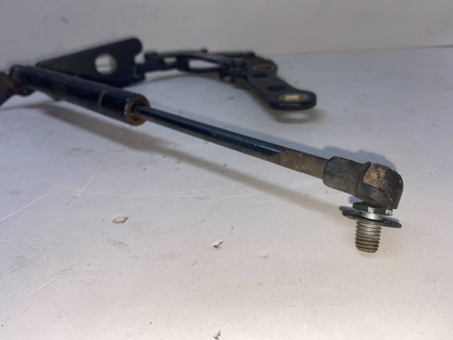 bontott BMW 3 E46 Motorháztető Jobb Zsanér