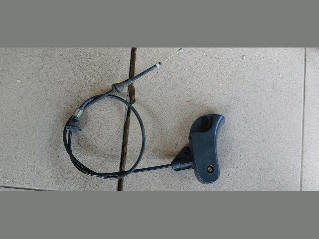 bontott BMW 3 E46 Motorháztető Nyitó Kar / Gomb