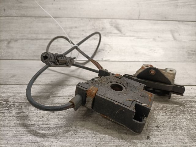 bontott BMW 3 E46 Motorháztető Zárszerkezet