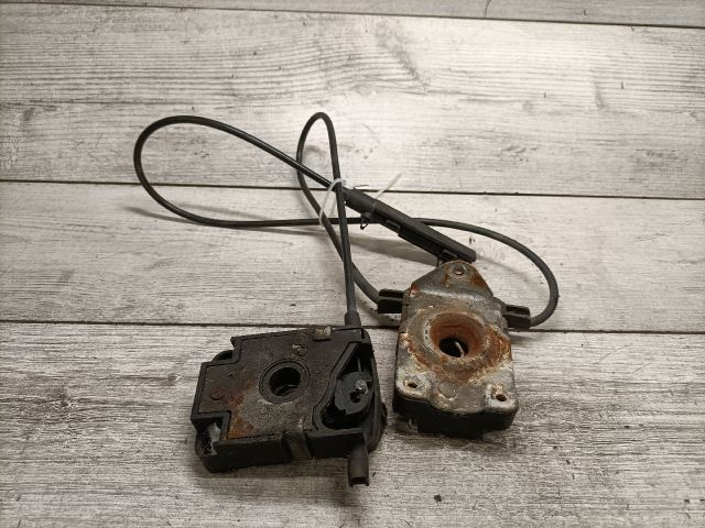 bontott BMW 3 E46 Motorháztető Zárszerkezet