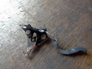 bontott BMW 3 E46 Motorháztető Zárszerkezet