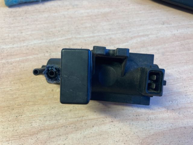 bontott BMW 3 E46 Nyomásszabályzó Szelep