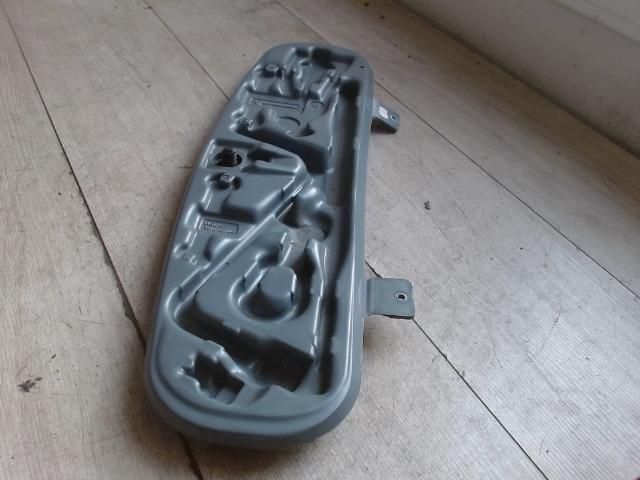 bontott BMW 3 E46 Pótkerék Szerszámtartó