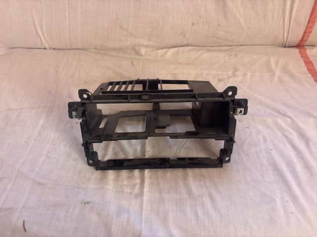 bontott BMW 3 E46 Rádió / CD Keret