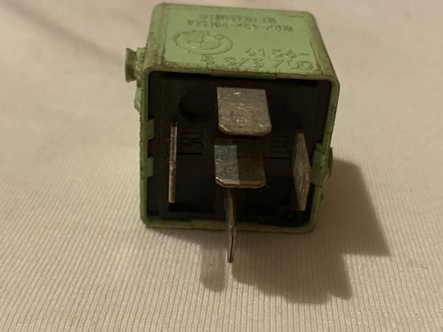 bontott BMW 3 E46 Relé