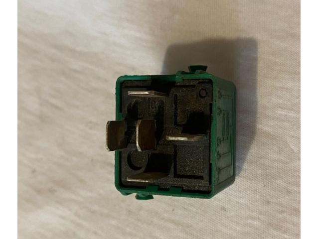 bontott BMW 3 E46 Relé