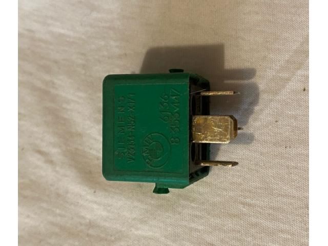 bontott BMW 3 E46 Relé